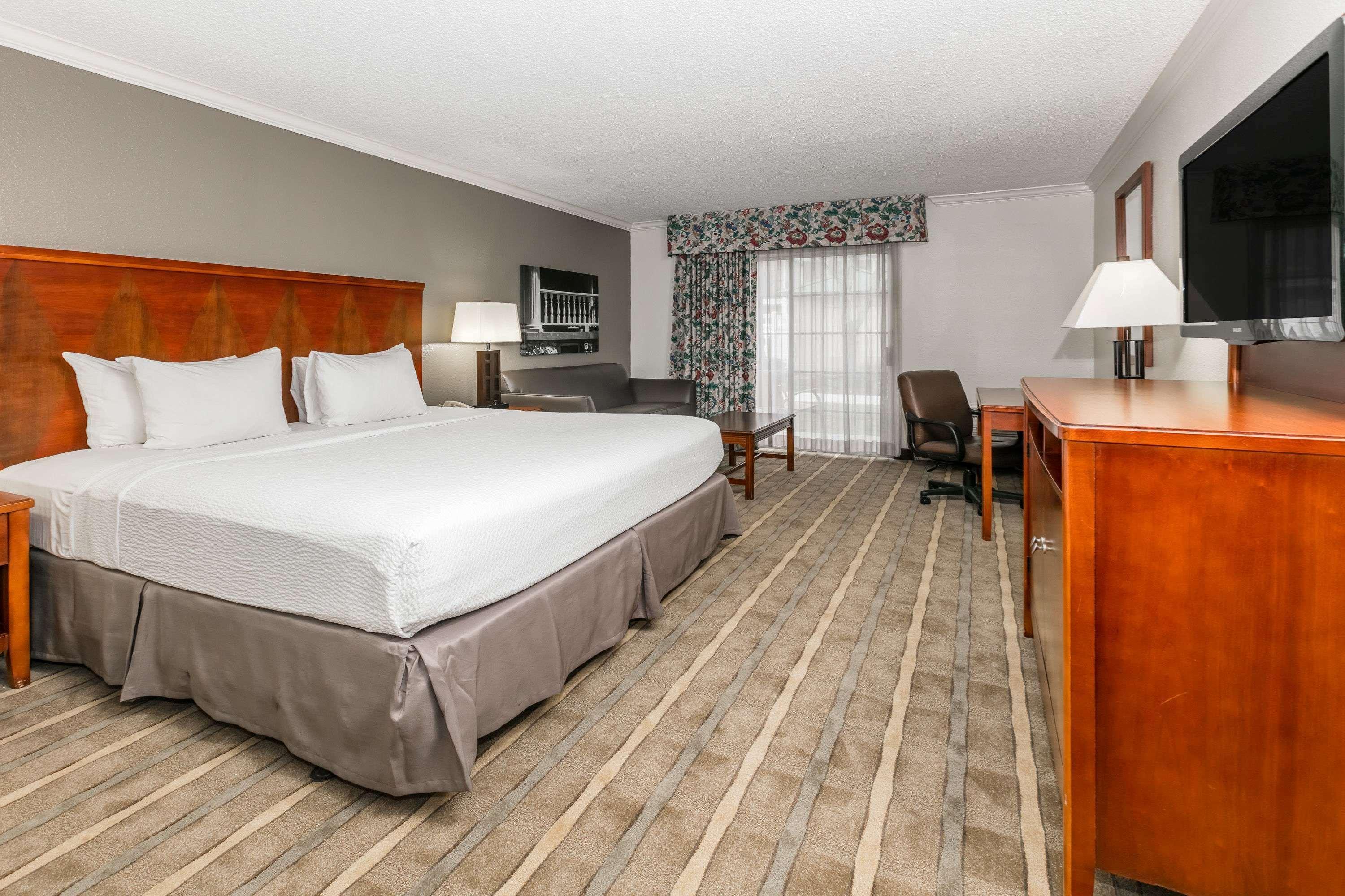 Richmond Inn And Suites Baton Rouge College Drive Ngoại thất bức ảnh